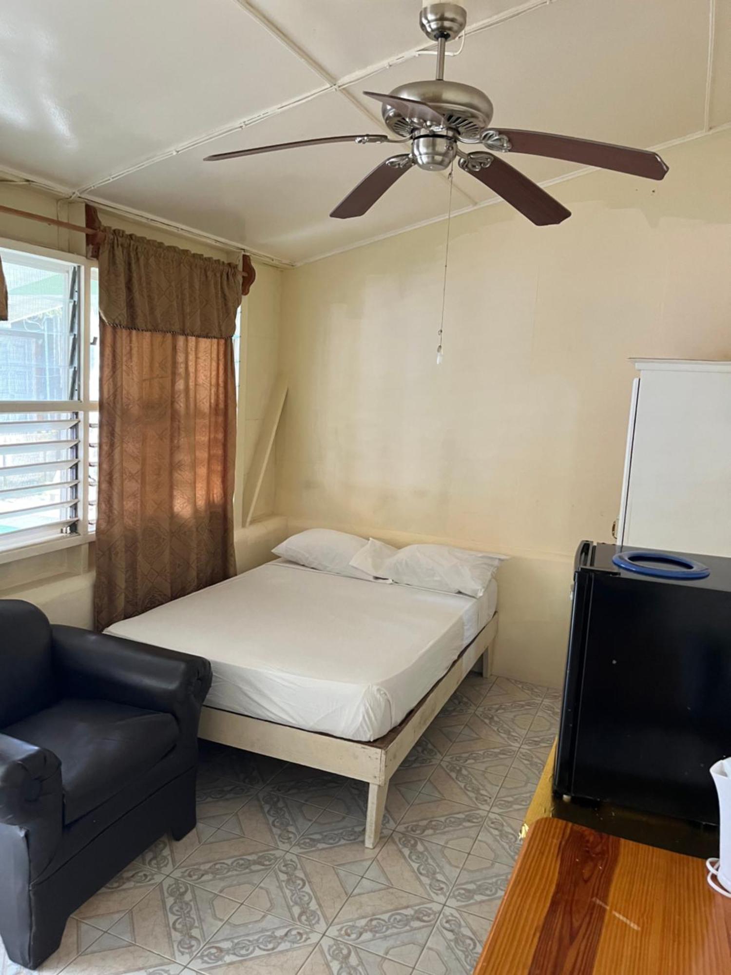 Andre'S Guest House نيغريل المظهر الخارجي الصورة